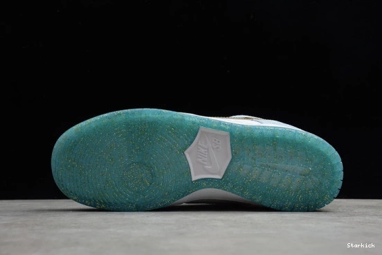 Cliver DC9936-100 Low Sean Dunk Nike SB 1106